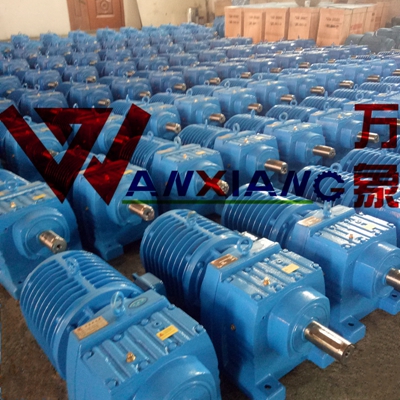 R77斜齿轮减速机厂家